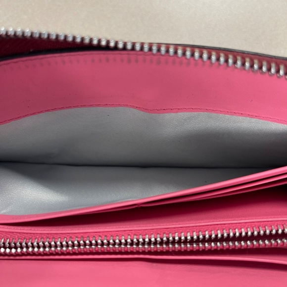 LOEWE Repeat Anagram Round Zipper Long Wallet - Fuchsia  display picture 1
